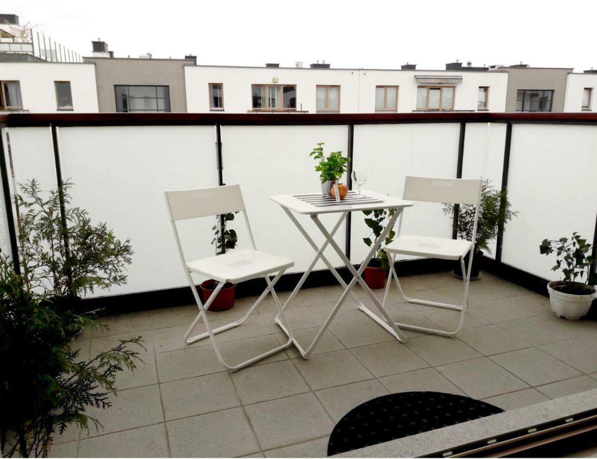 Apartment Mint And Berry Wilanow